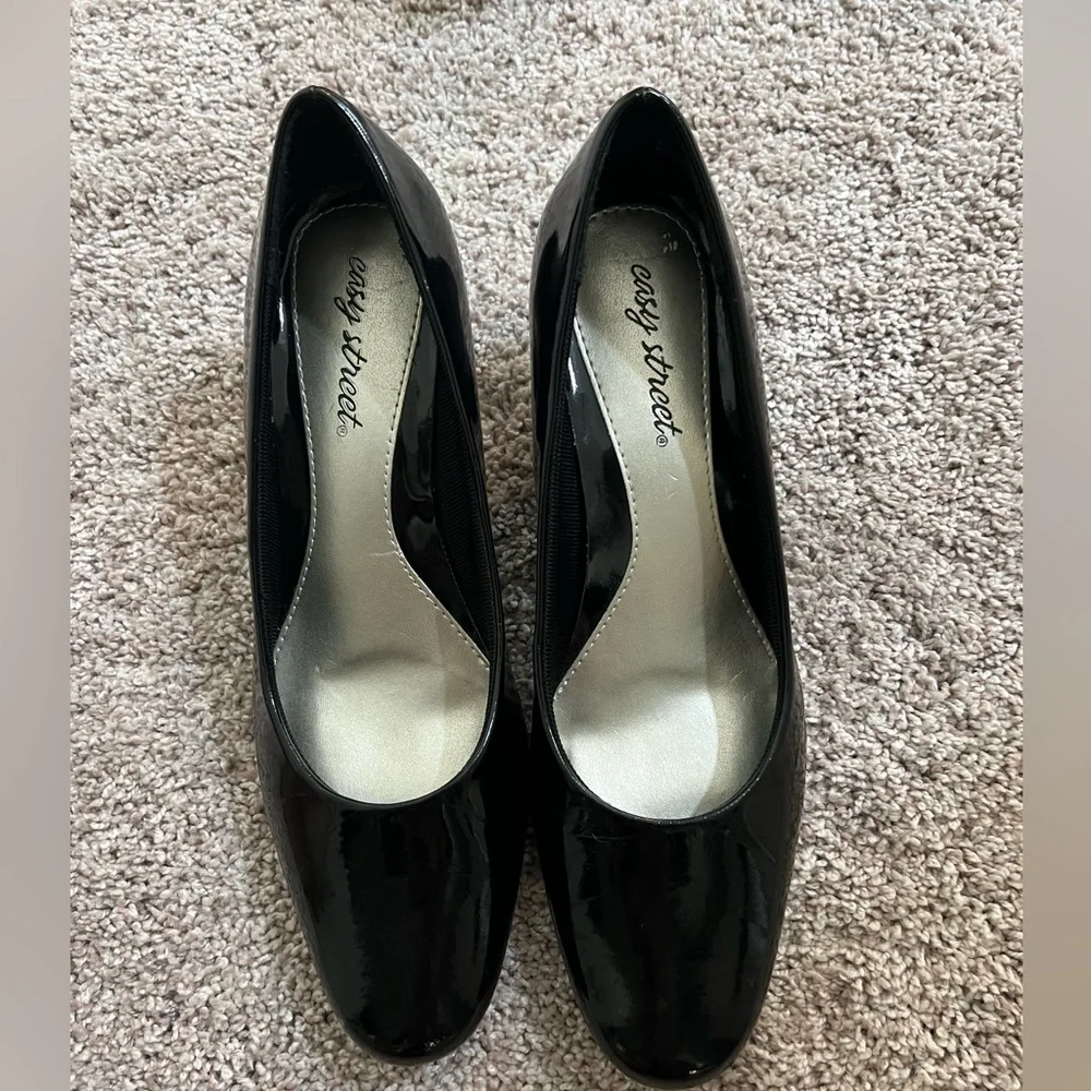 Set of Three Women’s‎ Pumps